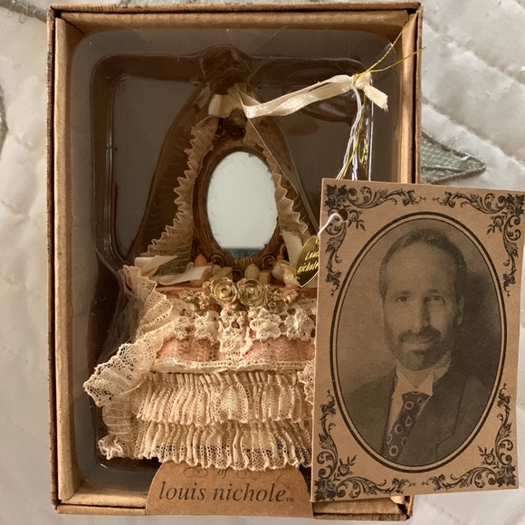 A Louis Nichole collection. 4 pieces - Picture 2 of 7